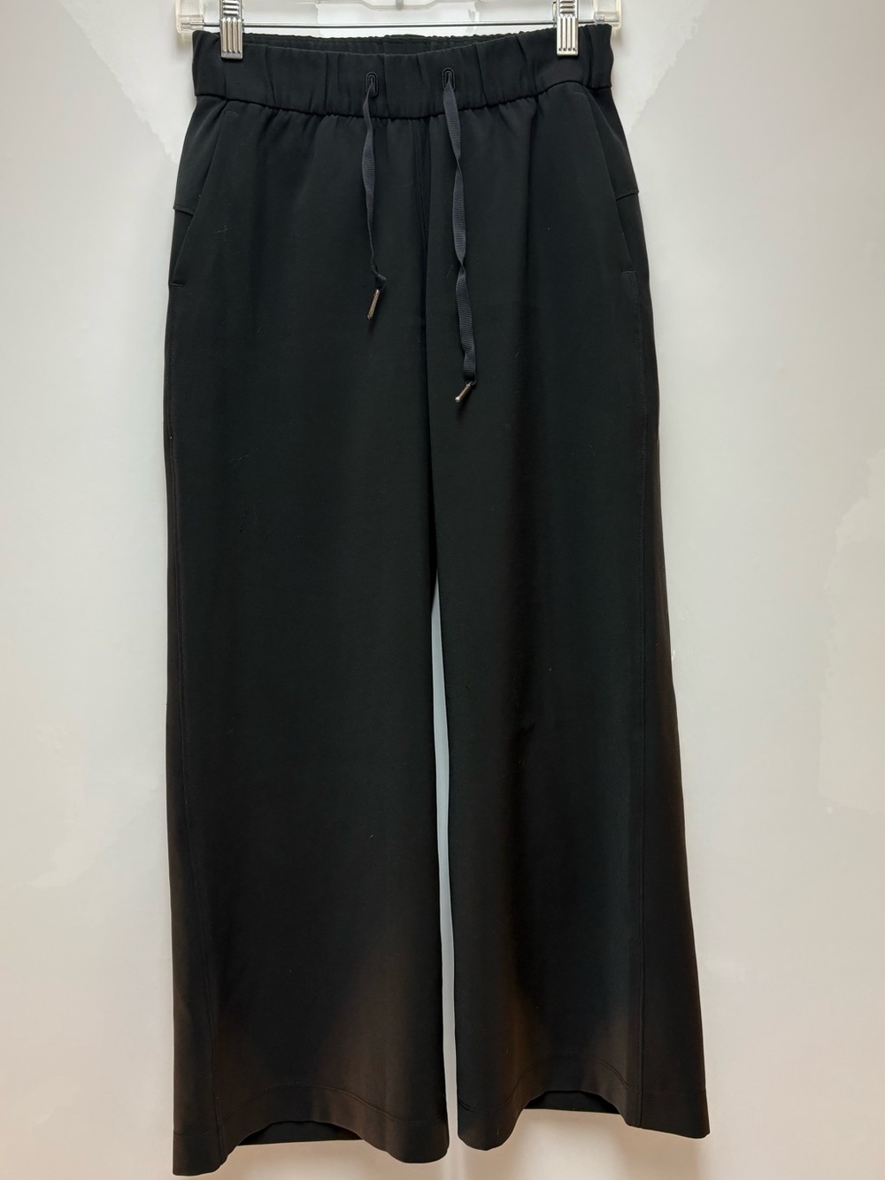Lululemon On the Fly Wide-Leg 7/8 Pant Drawstring Size 2 Women’s